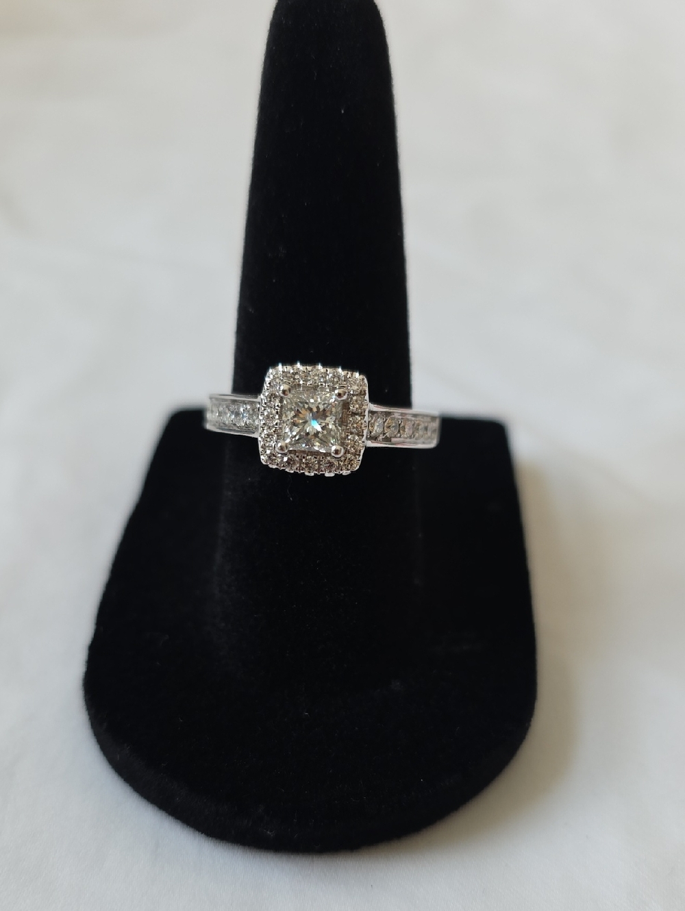 Sparkling Diamond Engagement Ring Or Right Hand Ring 14kt White Gold